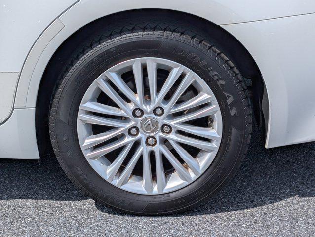 Photo of 2015 Starfire Pearl Lexus ES 350
