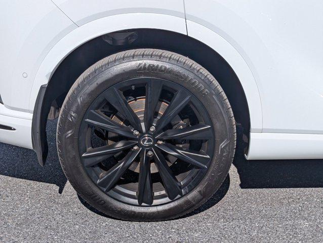 Photo of 2023 Ultra White Lexus RX 500h