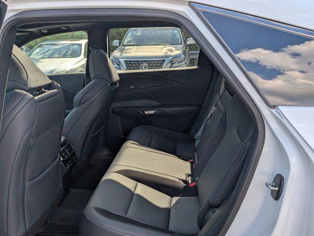 Photo of 2023 Ultra White Lexus RX 500h