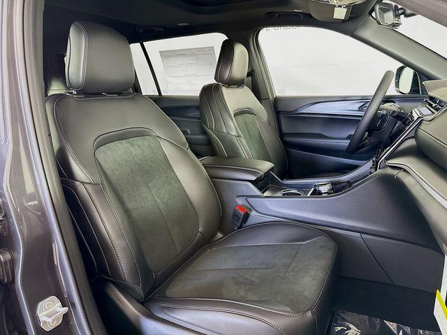 Photo of 2025 Baltic Gray Metallic Clearcoat Jeep Grand Cherokee L