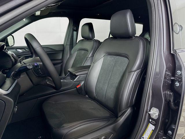 Photo of 2025 Baltic Gray Metallic Clearcoat Jeep Grand Cherokee L
