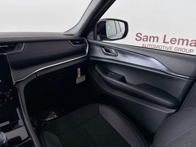 Photo of 2025 Baltic Gray Metallic Clearcoat Jeep Grand Cherokee L