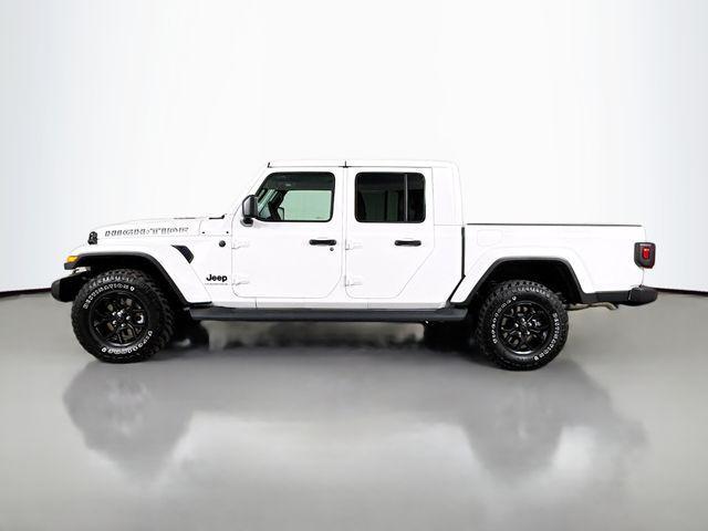 Photo of 2025 Bright White Clearcoat Jeep Gladiator