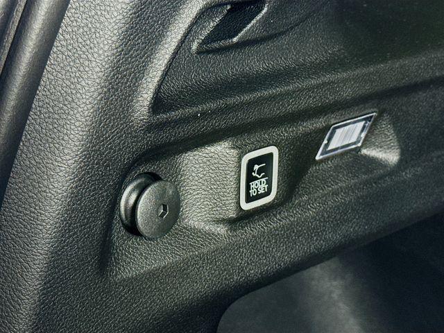 Photo of 2025 Bright White Clearcoat Jeep Grand Cherokee L