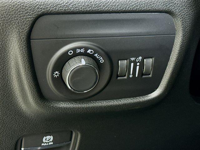 Photo of 2025 Bright White Clearcoat Jeep Grand Cherokee L