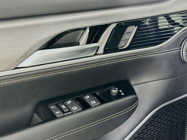 Photo of 2025 Bright White Clearcoat Jeep Wagoneer