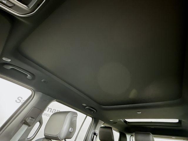 Photo of 2025 Bright White Clearcoat Jeep Wagoneer