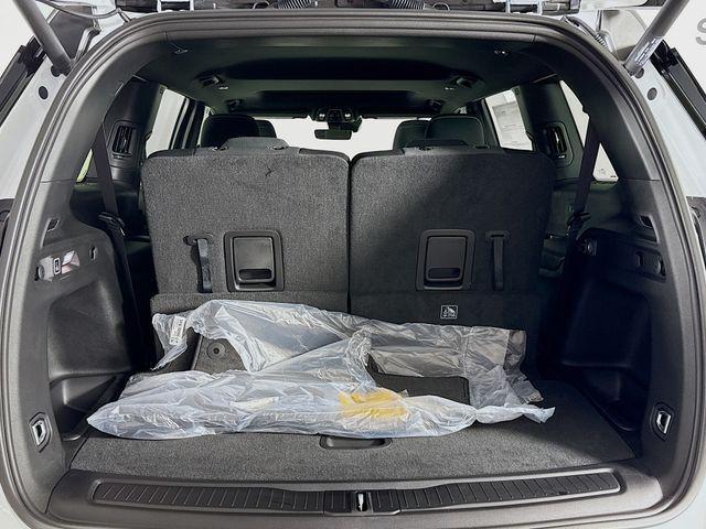 Photo of 2025 Bright White Clearcoat Jeep Grand Cherokee L