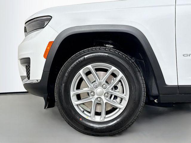 Photo of 2025 Bright White Clearcoat Jeep Grand Cherokee L