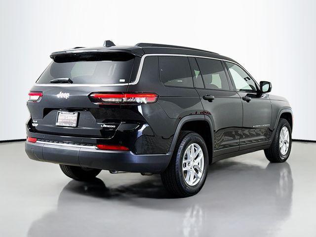 Photo of 2025 Diamond Black Crystal Pearlcoat Jeep Grand Cherokee L