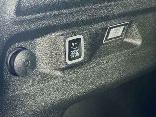 Photo of 2025 Diamond Black Crystal Pearlcoat Jeep Grand Cherokee L