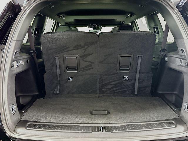 Photo of 2025 Diamond Black Crystal Pearlcoat Jeep Grand Cherokee L