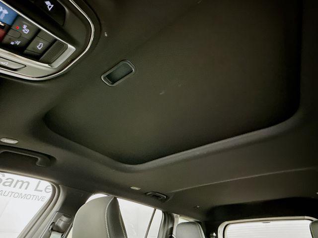 Photo of 2025 Diamond Black Crystal Pearlcoat Jeep Grand Cherokee L