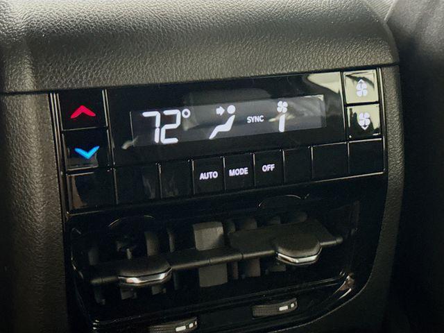 Photo of 2025 Diamond Black Crystal Pearlcoat Jeep Grand Cherokee L