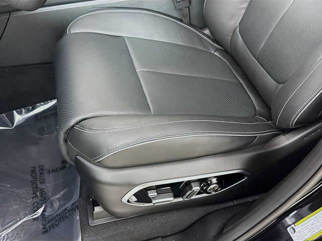 Photo of 2025 Diamond Black Crystal Pearlcoat Jeep Grand Cherokee