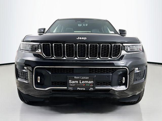 Photo of 2025 Diamond Black Crystal Pearlcoat Jeep Grand Cherokee