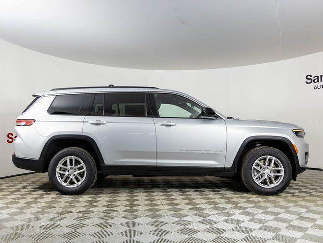 Photo of 2025 Silver Zynith Jeep Grand Cherokee L