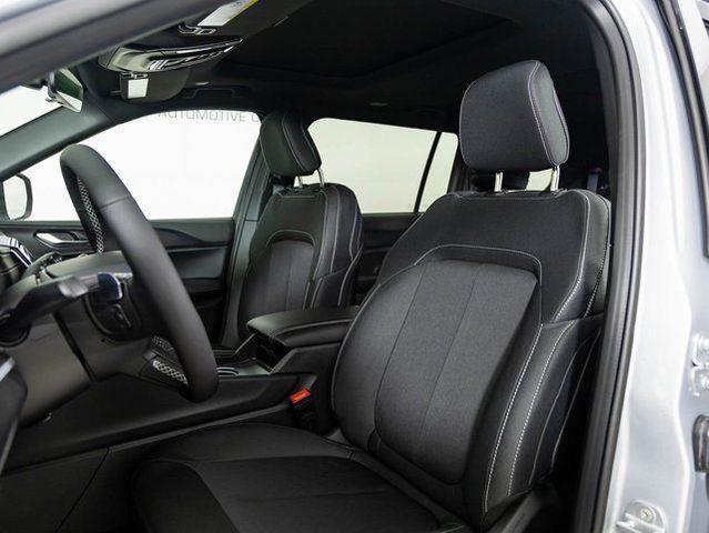 Photo of 2025 Silver Zynith Jeep Grand Cherokee L