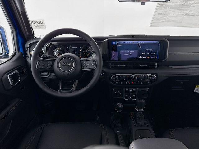 Photo of 2025 Hydro Blue Pearlcoat Jeep Gladiator