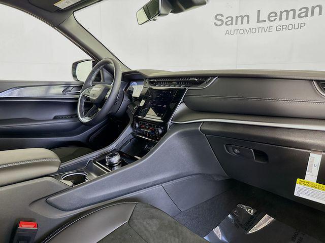 Photo of 2025 Velvet Red Pearlcoat Jeep Grand Cherokee L