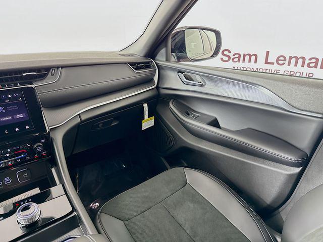 Photo of 2025 Velvet Red Pearlcoat Jeep Grand Cherokee L