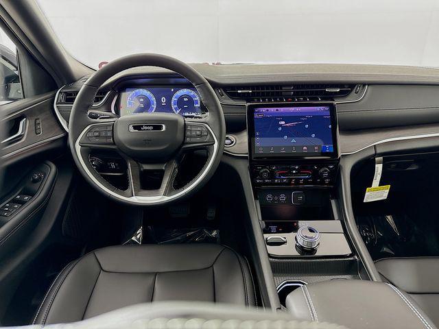 Photo of 2025 Baltic Gray Metallic Clearcoat Jeep Grand Cherokee