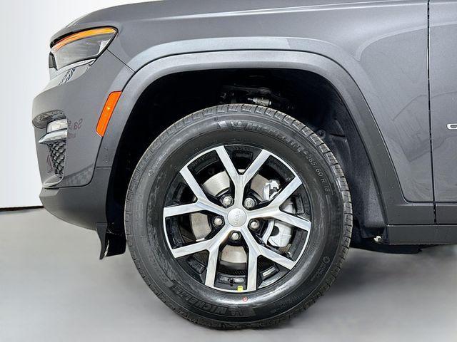 Photo of 2025 Baltic Gray Metallic Clearcoat Jeep Grand Cherokee
