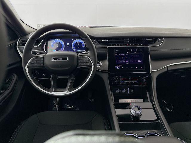 Photo of 2025 Baltic Gray Metallic Clearcoat Jeep Grand Cherokee L