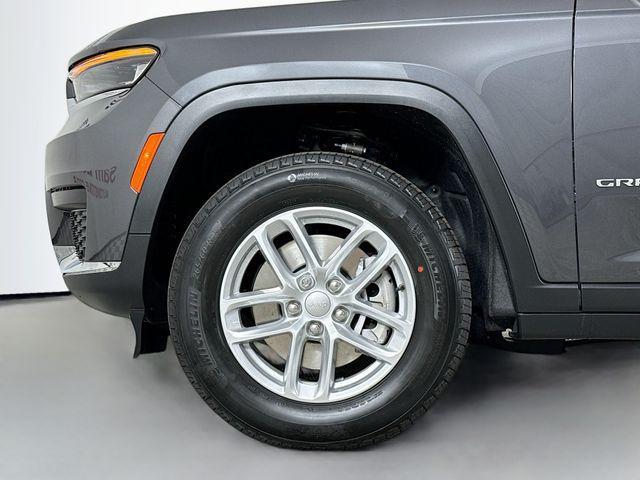 Photo of 2025 Baltic Gray Metallic Clearcoat Jeep Grand Cherokee L