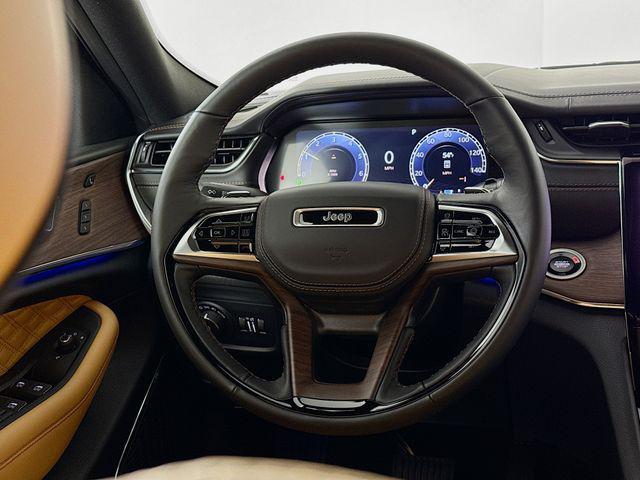 Photo of 2025 Baltic Gray Metallic Clearcoat Jeep Grand Cherokee L