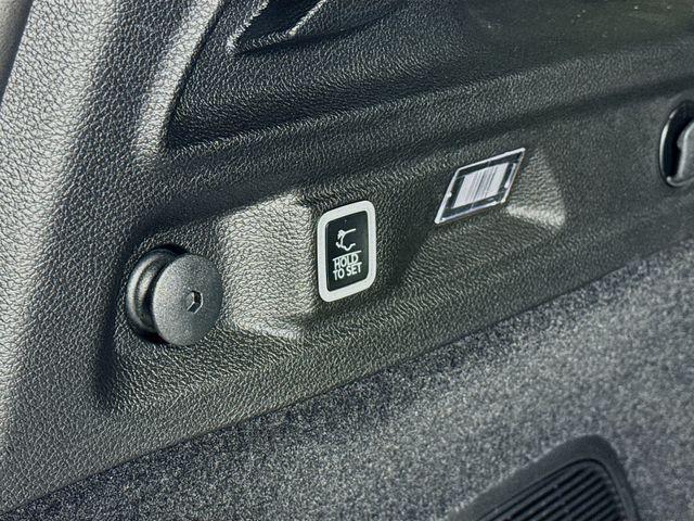 Photo of 2025 Baltic Gray Metallic Clearcoat Jeep Grand Cherokee L