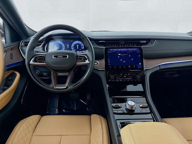 Photo of 2025 Baltic Gray Metallic Clearcoat Jeep Grand Cherokee L
