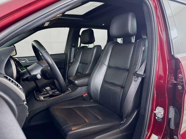 Photo of 2022 Velvet Red Pearlcoat Jeep Grand Cherokee