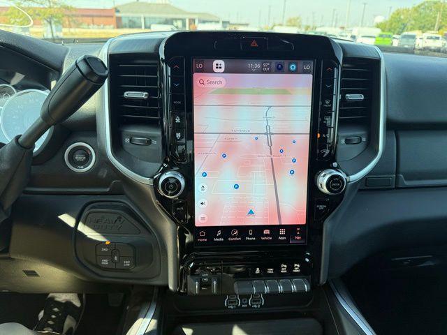 Photo of 2025 Diamond Black Crystal Pearlcoat RAM 2500