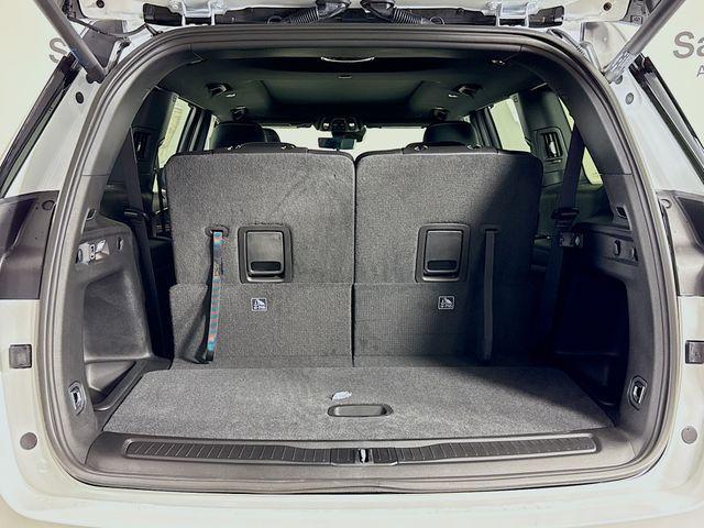 Photo of 2025 Bright White Clearcoat Jeep Grand Cherokee L