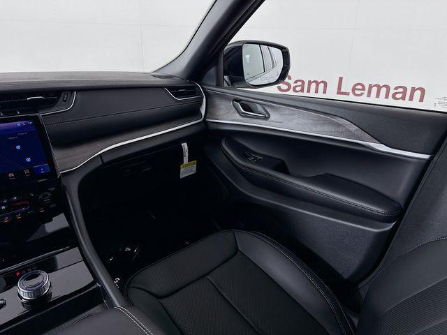 Photo of 2025 Bright White Clearcoat Jeep Grand Cherokee L