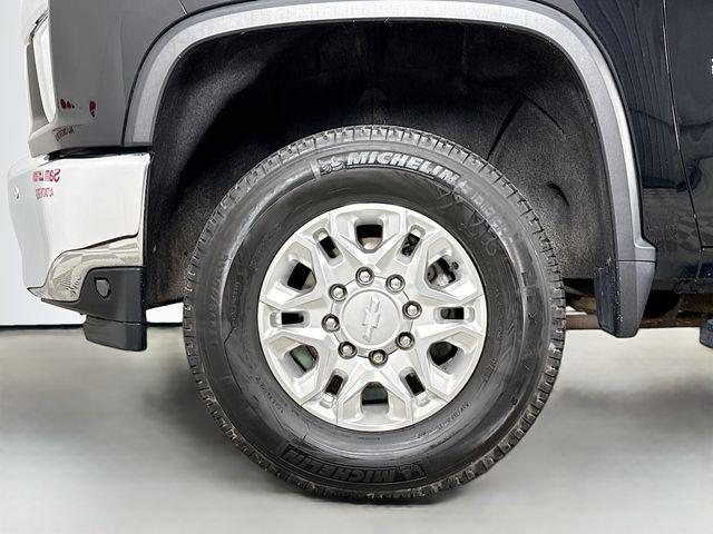 Photo of 2020 Black Chevrolet Silverado 2500