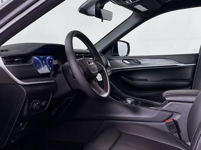 Photo of 2025 Baltic Gray Metallic Clearcoat Jeep Grand Cherokee