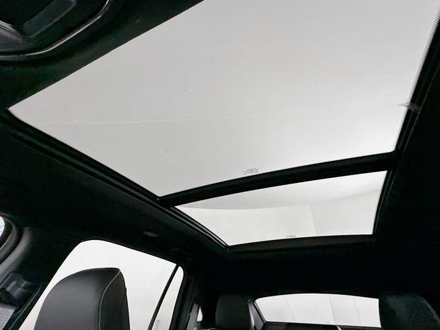 Photo of 2025 Diamond Black Crystal Pearlcoat Jeep Wagoneer S