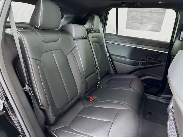 Photo of 2025 Diamond Black Crystal Pearlcoat Jeep Wagoneer S