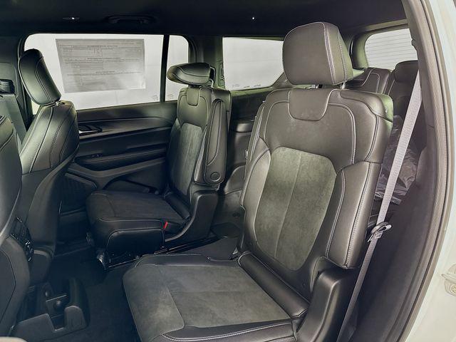 Photo of 2025 Bright White Clearcoat Jeep Grand Cherokee L