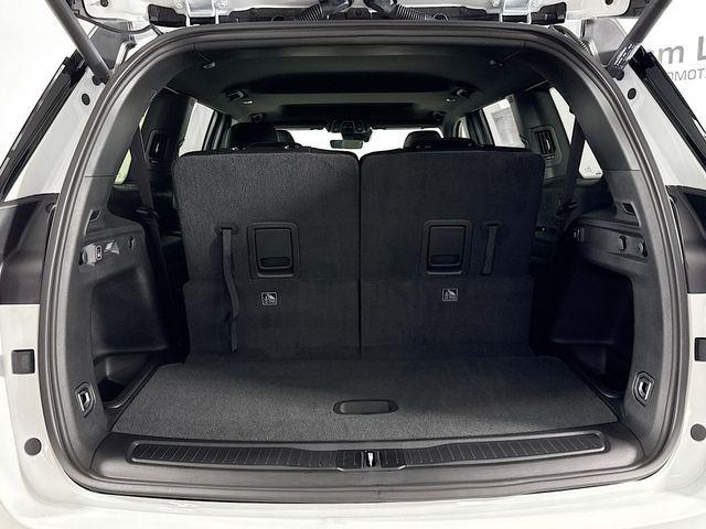 Photo of 2025 Bright White Clearcoat Jeep Grand Cherokee L