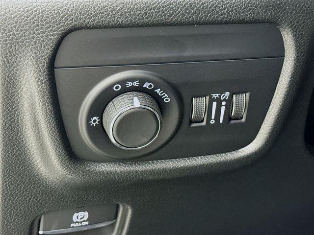 Photo of 2025 Bright White Clearcoat Jeep Grand Cherokee L