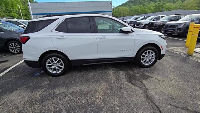 Photo of 2022 Summit White Chevrolet Equinox