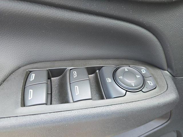 Photo of 2022 Summit White Chevrolet Equinox