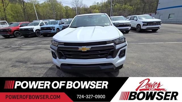Photo of 2025 Summit White Chevrolet Colorado