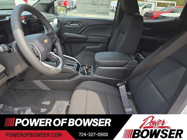 Photo of 2025 Summit White Chevrolet Colorado