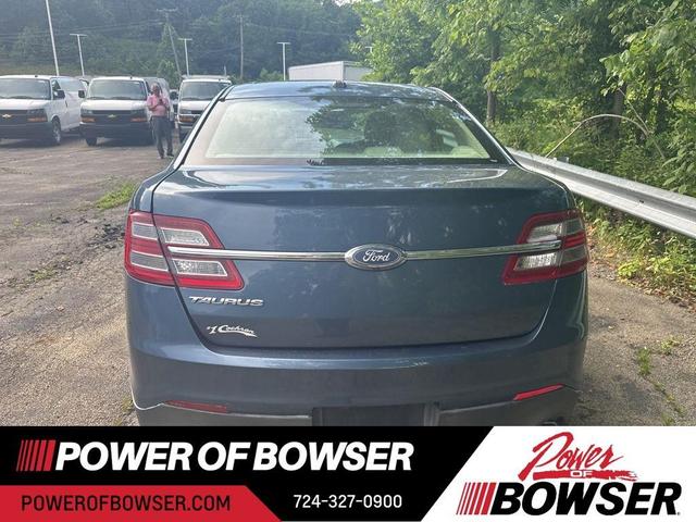 Photo of 2018 Blue Metallic Ford Taurus