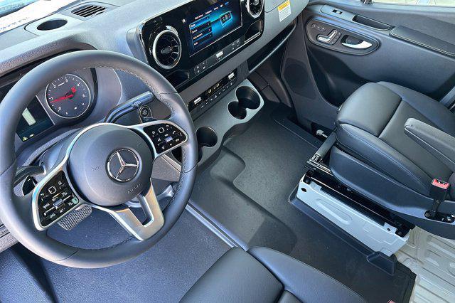 Photo of 2024 Gray Mercedes-Benz Sprinter 2500