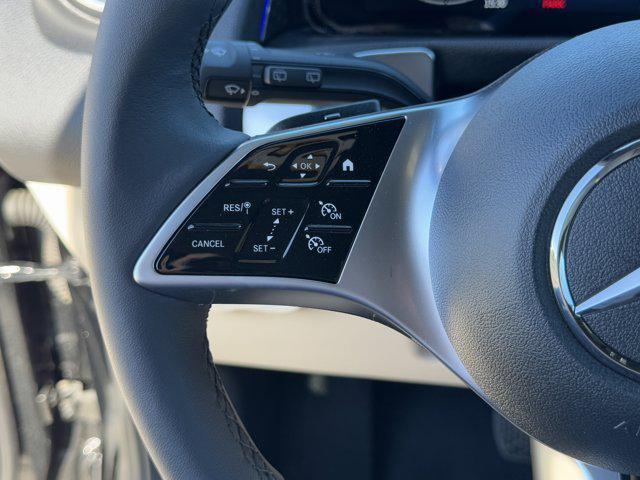 Photo of 2025 Night Black Mercedes-Benz GLB 250